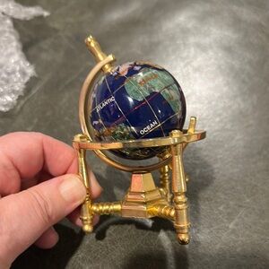 - Lapis gem globe